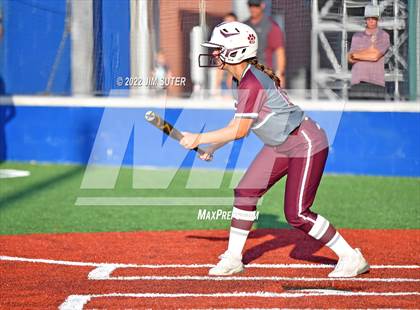Thumbnail 2 in Thorndale vs Latexo (UIL 2A Regional Quarterfinal) photogallery.