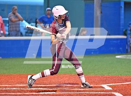 Thumbnail 3 in Thorndale vs Latexo (UIL 2A Regional Quarterfinal) photogallery.