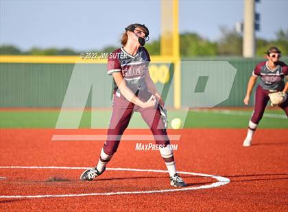 Thumbnail 2 in Thorndale vs Latexo (UIL 2A Regional Quarterfinal) photogallery.