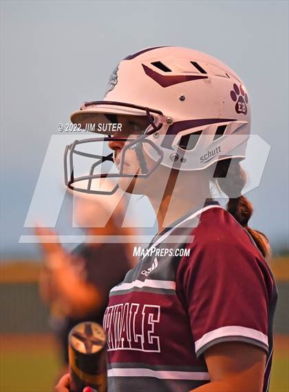 Thumbnail 2 in Thorndale vs Latexo (UIL 2A Regional Quarterfinal) photogallery.