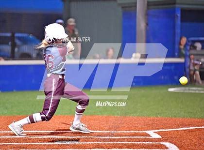 Thumbnail 2 in Thorndale vs Latexo (UIL 2A Regional Quarterfinal) photogallery.