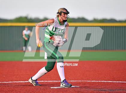 Thumbnail 3 in Thorndale vs Latexo (UIL 2A Regional Quarterfinal) photogallery.