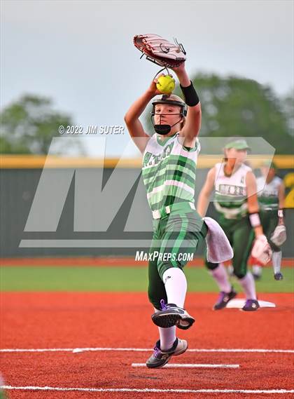 Thumbnail 3 in Thorndale vs Latexo (UIL 2A Regional Quarterfinal) photogallery.