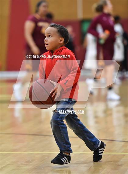 Thumbnail 2 in St. Mary's vs. Menlo-Atherton photogallery.