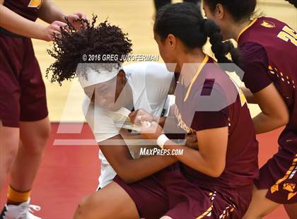 Thumbnail 3 in St. Mary's vs. Menlo-Atherton photogallery.