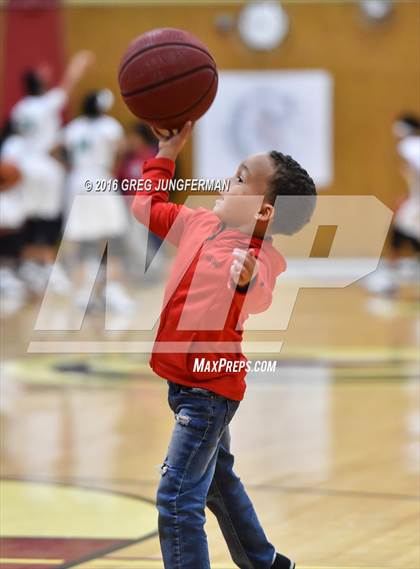 Thumbnail 3 in St. Mary's vs. Menlo-Atherton photogallery.