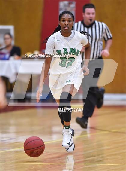 Thumbnail 1 in St. Mary's vs. Menlo-Atherton photogallery.