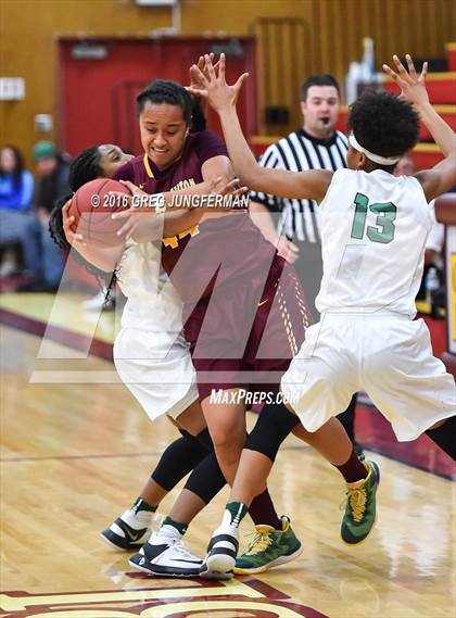Thumbnail 3 in St. Mary's vs. Menlo-Atherton photogallery.