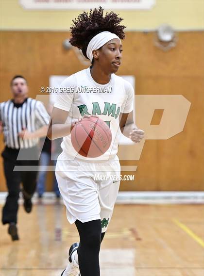 Thumbnail 2 in St. Mary's vs. Menlo-Atherton photogallery.