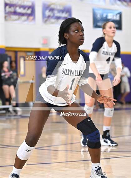 Thumbnail 2 in Sierra Canyon vs. 'Iolani (Durango Fall Classic) photogallery.