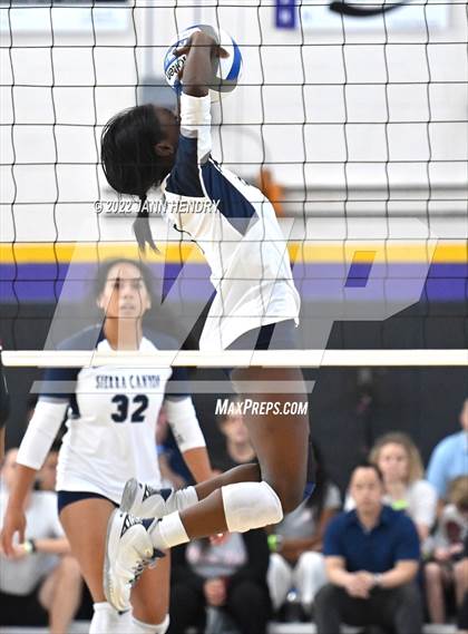 Thumbnail 1 in Sierra Canyon vs. 'Iolani (Durango Fall Classic) photogallery.