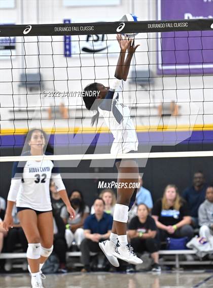 Thumbnail 2 in Sierra Canyon vs. 'Iolani (Durango Fall Classic) photogallery.