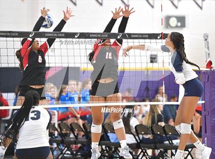 Thumbnail 3 in Sierra Canyon vs. 'Iolani (Durango Fall Classic) photogallery.