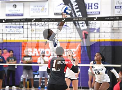 Thumbnail 3 in Sierra Canyon vs. 'Iolani (Durango Fall Classic) photogallery.