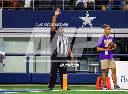 Thumbnail 3 in Albany vs. Mart (UIL 2A D2 Football Final) photogallery.