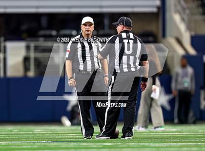 Thumbnail 1 in Albany vs. Mart (UIL 2A D2 Football Final) photogallery.