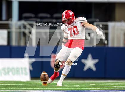 Thumbnail 2 in Albany vs. Mart (UIL 2A D2 Football Final) photogallery.