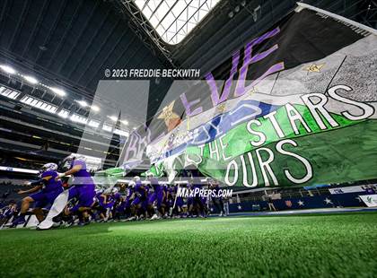 Thumbnail 2 in Albany vs. Mart (UIL 2A D2 Football Final) photogallery.