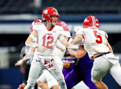 Thumbnail 3 in Albany vs. Mart (UIL 2A D2 Football Final) photogallery.