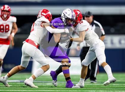 Thumbnail 1 in Albany vs. Mart (UIL 2A D2 Football Final) photogallery.