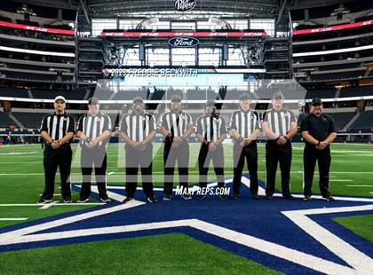 Thumbnail 1 in Albany vs. Mart (UIL 2A D2 Football Final) photogallery.