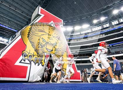 Thumbnail 1 in Albany vs. Mart (UIL 2A D2 Football Final) photogallery.