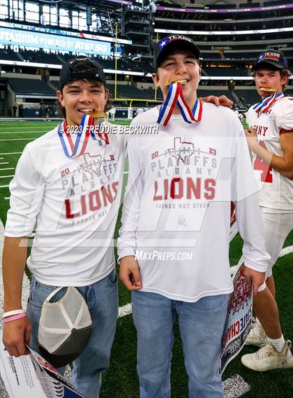 Thumbnail 2 in Albany vs. Mart (UIL 2A D2 Football Final) photogallery.