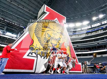 Thumbnail 2 in Albany vs. Mart (UIL 2A D2 Football Final) photogallery.