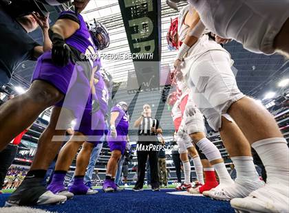 Thumbnail 1 in Albany vs. Mart (UIL 2A D2 Football Final) photogallery.