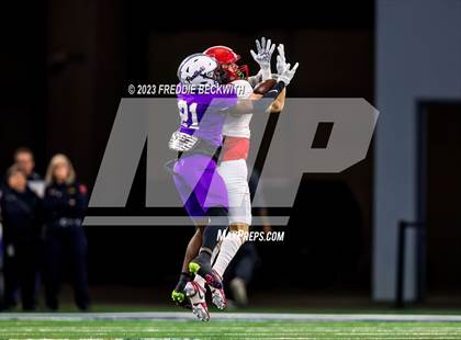 Thumbnail 1 in Albany vs. Mart (UIL 2A D2 Football Final) photogallery.