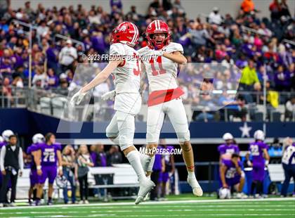 Thumbnail 1 in Albany vs. Mart (UIL 2A D2 Football Final) photogallery.