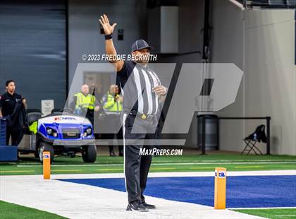 Thumbnail 2 in Albany vs. Mart (UIL 2A D2 Football Final) photogallery.
