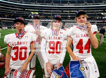 Thumbnail 3 in Albany vs. Mart (UIL 2A D2 Football Final) photogallery.