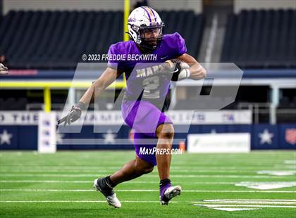 Thumbnail 2 in Albany vs. Mart (UIL 2A D2 Football Final) photogallery.