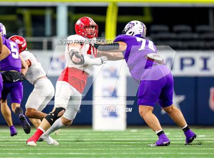 Thumbnail 2 in Albany vs. Mart (UIL 2A D2 Football Final) photogallery.