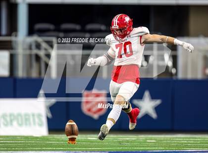 Thumbnail 1 in Albany vs. Mart (UIL 2A D2 Football Final) photogallery.