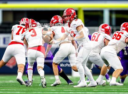 Thumbnail 1 in Albany vs. Mart (UIL 2A D2 Football Final) photogallery.
