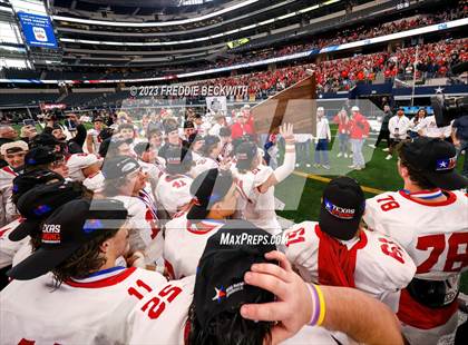 Thumbnail 1 in Albany vs. Mart (UIL 2A D2 Football Final) photogallery.