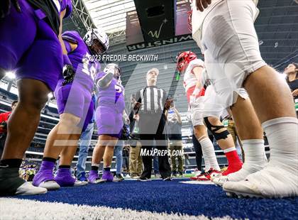 Thumbnail 1 in Albany vs. Mart (UIL 2A D2 Football Final) photogallery.