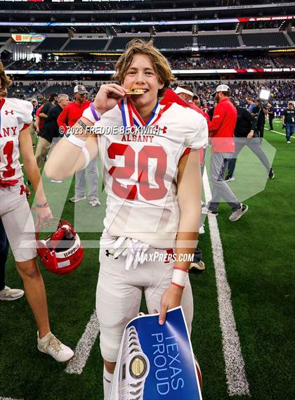Thumbnail 3 in Albany vs. Mart (UIL 2A D2 Football Final) photogallery.