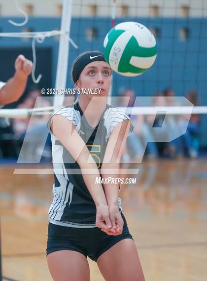 Thumbnail 3 in Tonopah Valley vs Show Low (Wolves Classic) photogallery.