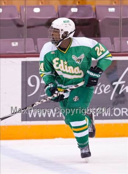 Thumbnail 3 in Duluth East vs Edina (Schwan Cup) photogallery.