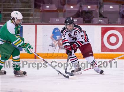 Thumbnail 3 in Duluth East vs Edina (Schwan Cup) photogallery.