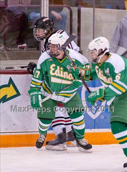 Thumbnail 3 in Duluth East vs Edina (Schwan Cup) photogallery.