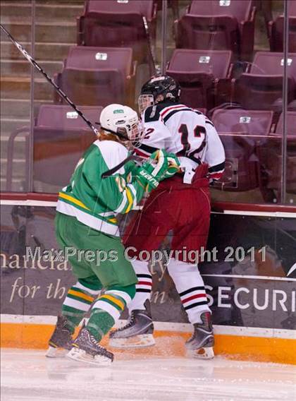 Thumbnail 3 in Duluth East vs Edina (Schwan Cup) photogallery.