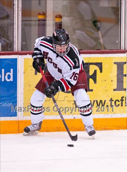 Thumbnail 3 in Duluth East vs Edina (Schwan Cup) photogallery.