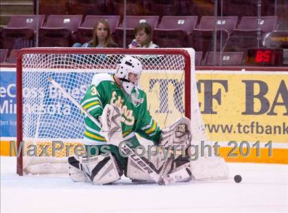 Thumbnail 3 in Duluth East vs Edina (Schwan Cup) photogallery.