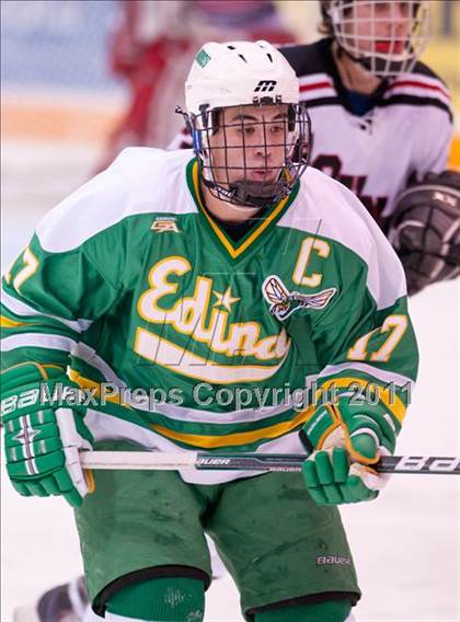 Thumbnail 3 in Duluth East vs Edina (Schwan Cup) photogallery.