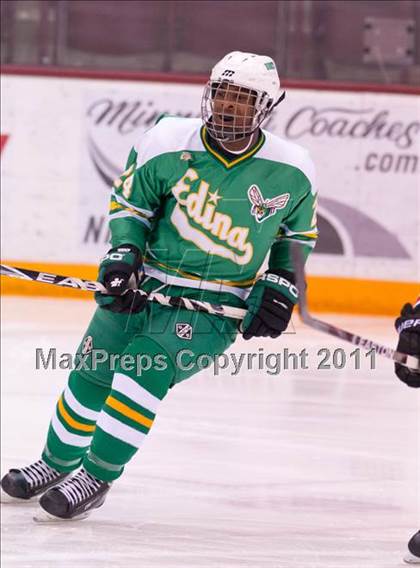 Thumbnail 1 in Duluth East vs Edina (Schwan Cup) photogallery.