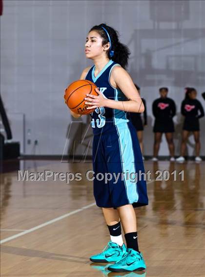 Thumbnail 1 in Alief Elsik vs North Shore (Region III 5A Final) photogallery.
